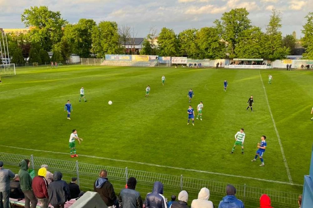 Sokół Sieniawa wciąż jest wiceliderem tabeli 3 ligi gr. IV. (fot. Orlęta)