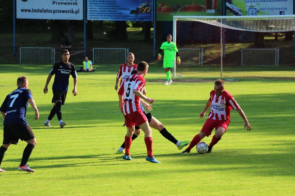 fot. facebook.com/klub100jks