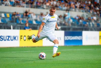 Obrońca "biało-niebieskich" nie może się doczekać powrotu na pierwszoligowe boiska. Fot. Robert Skalski.