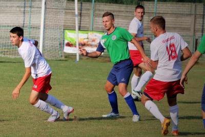 Paweł Adamczyk (zielono-granatowy strój) do treningów ma wrócić dopiero w marcu (fot. Natalia Styś)