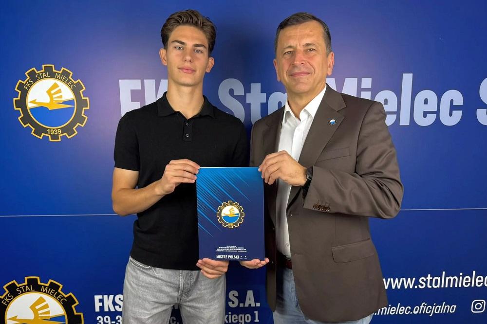 Paweł Kwiatkowski sezon 2025/26 spędzi w Stali Mielec! (fot. Stal Mielec)