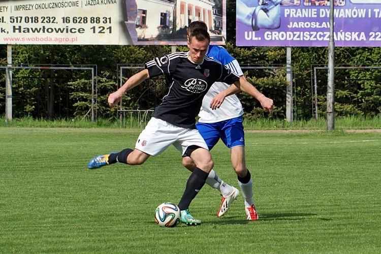 Beniaminek z Tuczemp (czarne koszulki) rozegrał kolejny sparing z solidnym rywalem. Kolejny raz nie dał się pokonać (fot. archiwum / Mieczysław Turczyn)