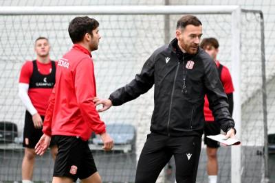 Dwóch piłkarzy z 3 ligi trenowało z Resovią