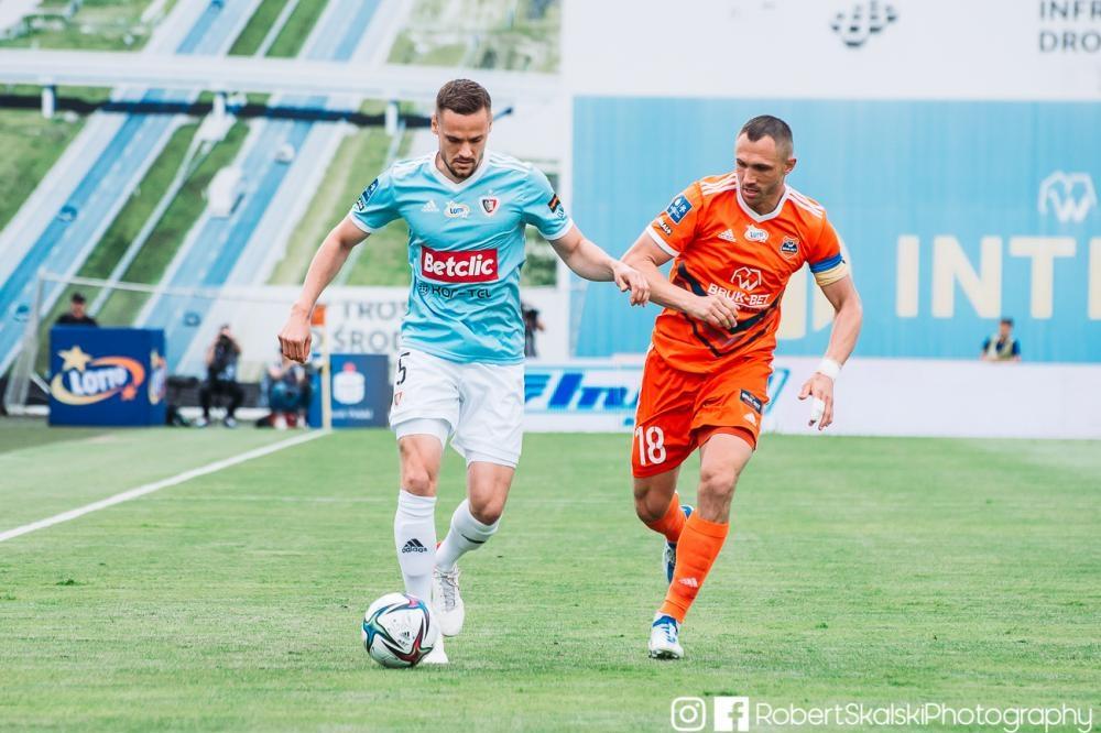 Piotr Wlazło (po prawej) jest blisko podpisania umowy z PGE FKS Stalą Mielec. (fot. Robert Skalski)