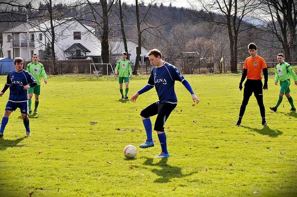 Sławomir Śliwa (z piłką) ostatnie lata spędził w Wisłoku Strzyżów (fot. Tomasz Ciombor)