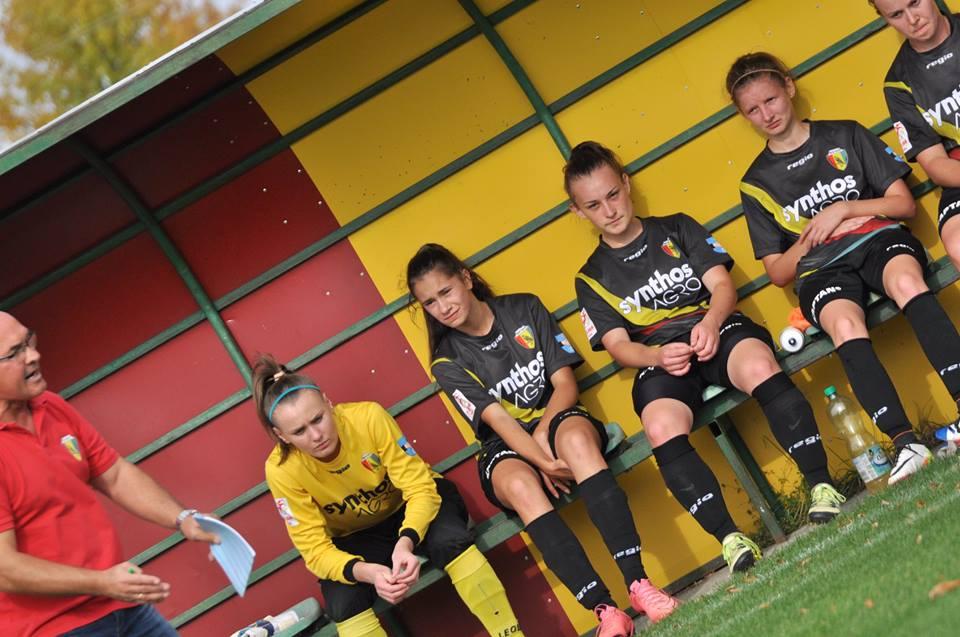 Piłkarki Sokoła nie miały wesołych min po straciue punktów z Golem (fot. Przemysław Marut/Korso Kolbuszowskie)