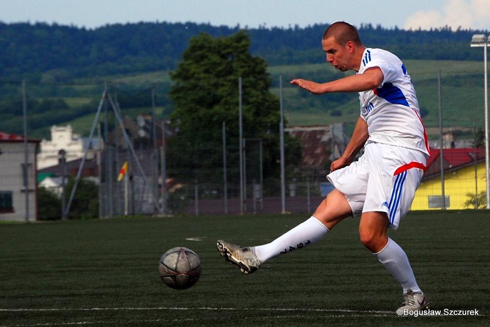 Zawodnicy Przełęczy Dukla długo wygrywali z Partyzantem, ale ostatecznie musieli zadowolić się punktem. (fot. Bogusław Szczurek) 