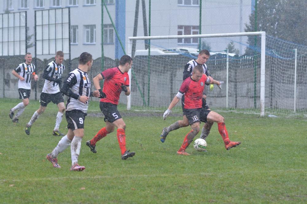 Gracze Głogovii (na czerwono) są nad kreską, ale na wiosnę będą musieli punktować