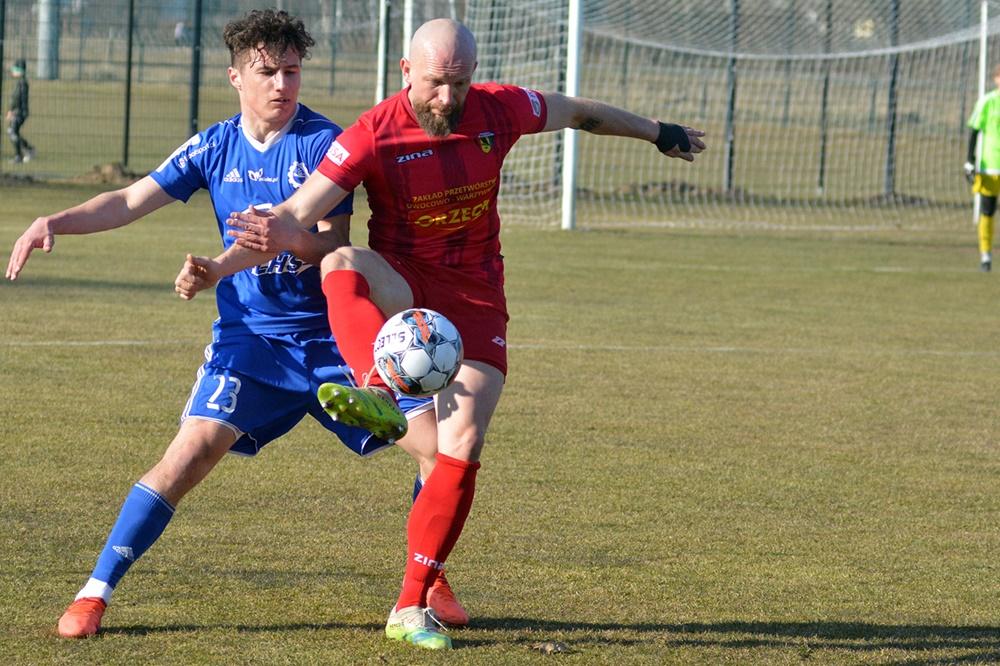 Krzysztof Szymański (na czerwono) zdobył trzy gole (fot. własne)