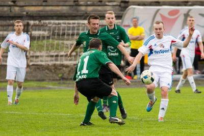 Jakub Ząbkiewicz - pierwszy z lewej - wzmocni Ekoball Sanok (fot. archiwum)