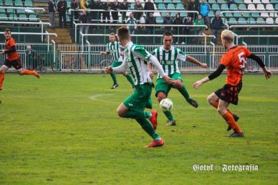 Wisłoka Dębica po przegranej w Sędziszowie traci do lidera z Czermina 5 punktów (fot. facebook.com/wisloka1908)