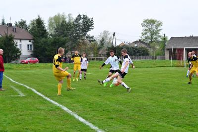 W środę Wiewiórka wygrała z Czarnymi Trześń 3:2, a w sobote triumfowała w Pustkowie (fot. facebook.com/lkswiewiorkaa)