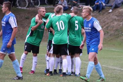 Victoria Ocieka (na zielono) trzykrotnie cieszyłą się ze zdobycia gola (fot. facebook.com/VictoriaOcieka)