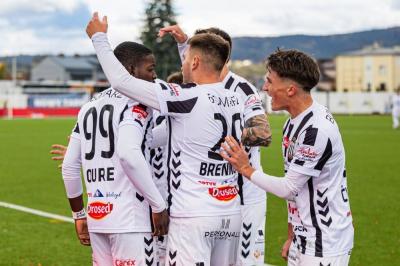 Sandecja Nowy Sącz w końcu zwycięska (fot. Adrian Maraś)