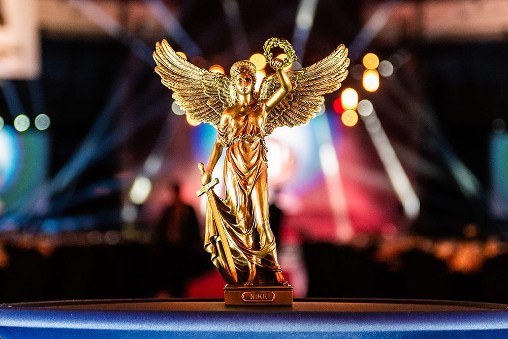 Nagory Podkarpacka Nike za rok 2023 został wręczone. Własnie tak wygląda statuetka (fot. Konrad Kwolek / Podkarpacki ZPN)