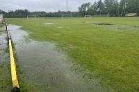 Zalane boisko i przełożony mecz w 3 lidze!