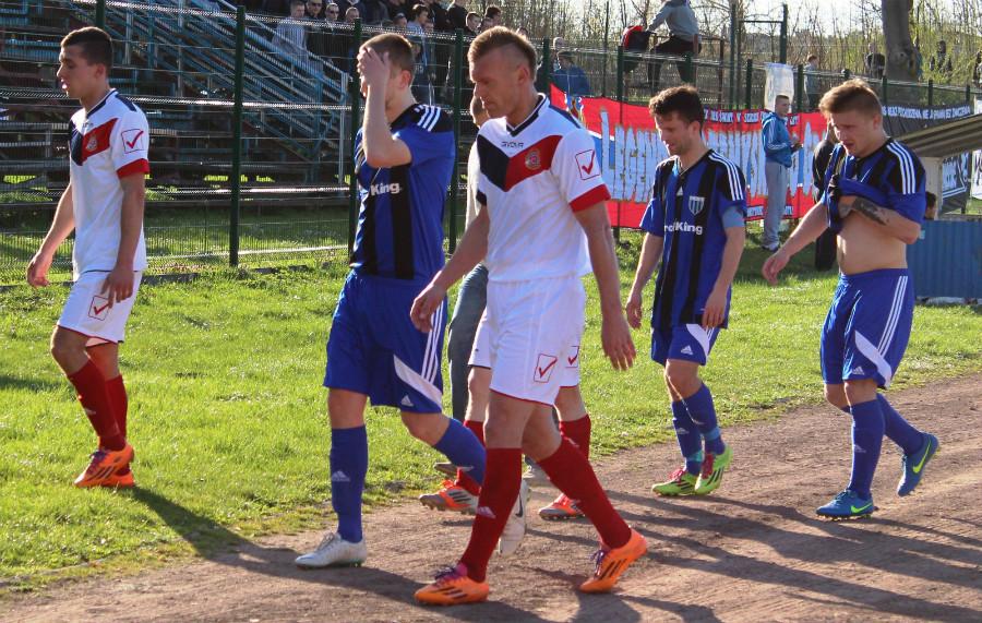 Trener Paweł Załoga (na pierwszym planie) na pierwszym treningu spotka się z zawodnikami już 2 lipca (fot. Jakub Kwiecień)