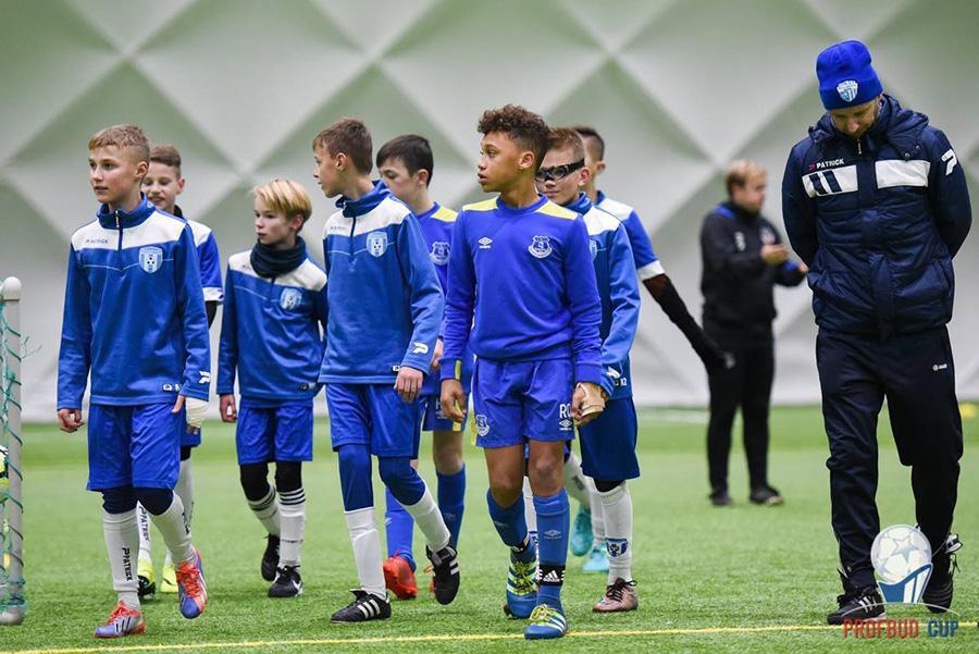 Młodzi piłkarze Evertonu także wezmą udział w Profbud Cup 2016 w Krośnie (fot. facebook.com / Profbud Cup)