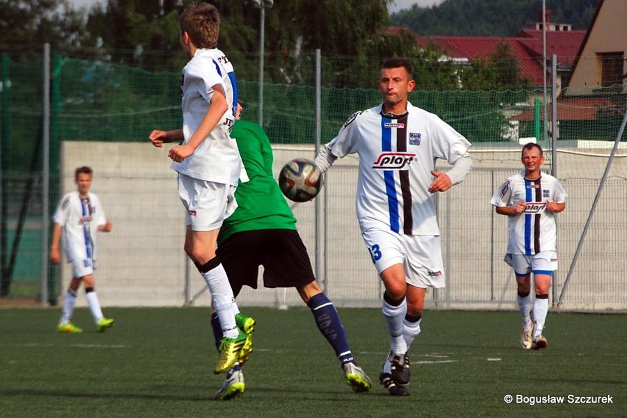 Nafta Jedlicze w biało-niebieskich strojach (fot. Bogusław Szczurek)