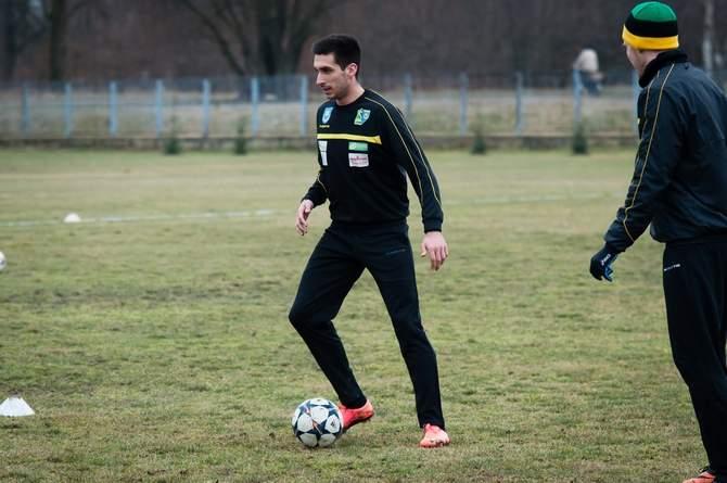 29-letni Przemysław Oziębała ostatnio bronił barw Siarki Tarnobrzeg. Na koncie ma jednak ponad 80 występów w ekstraklasie.