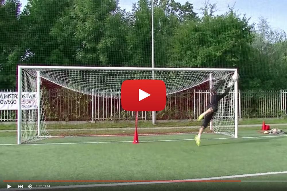 Rafał Ozimek podczas interwencji (fot. youtube.com)