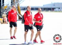 Reprezentacja Polski przed meczem z Chile na lotnisku Rzeszów-Jasionka [ZDJĘCIA]