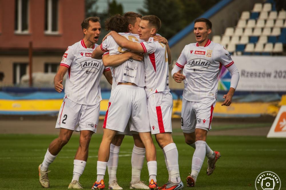 Resovia pokonała Rekord Bielsko-Biała na Stadion Miejskim (fot. P. Golonka/ Resovia)