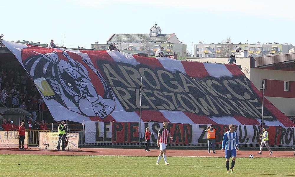 Derby Rzeszowa na żywo obejrzeli tylko kibice Resovii.