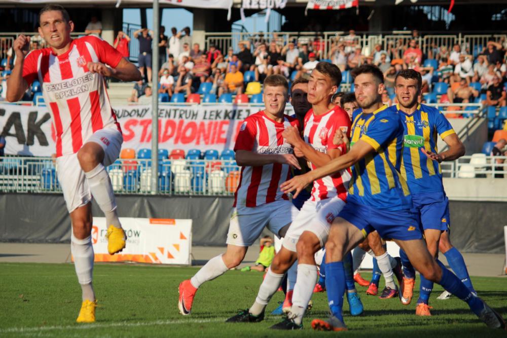 Kto będzie górą w Derbach Podkarpacia? Resovia czy Stal Stalowa Wola? (fot. Radek Kuśmierz)