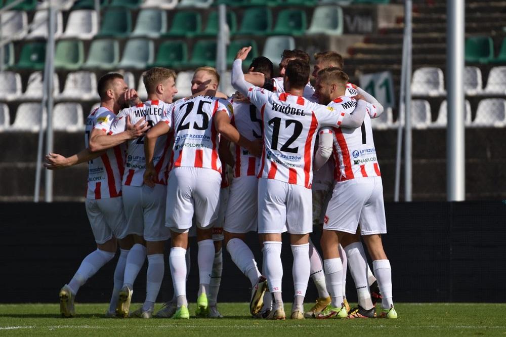 Apklan Resovia rozgromiła Chrobrego Głogów 3-0! (fot. Resovia)