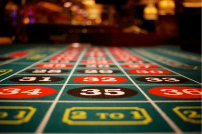Dlaczego warto grać w kasynie online?