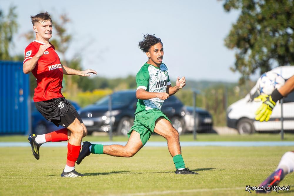 Sammy Y' Tai żegna się z LKS-em Czeluśnica. Przenosi się do francuskiej 3 ligi (fot. Konrad Kwolek)
