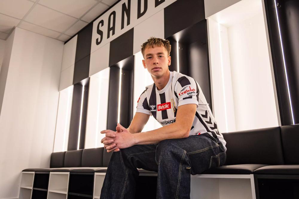 Aleksander Wołczek nowym piłkarzem Sandecji Nowy Sącz (fot. Sandecja Nowy Sącz)