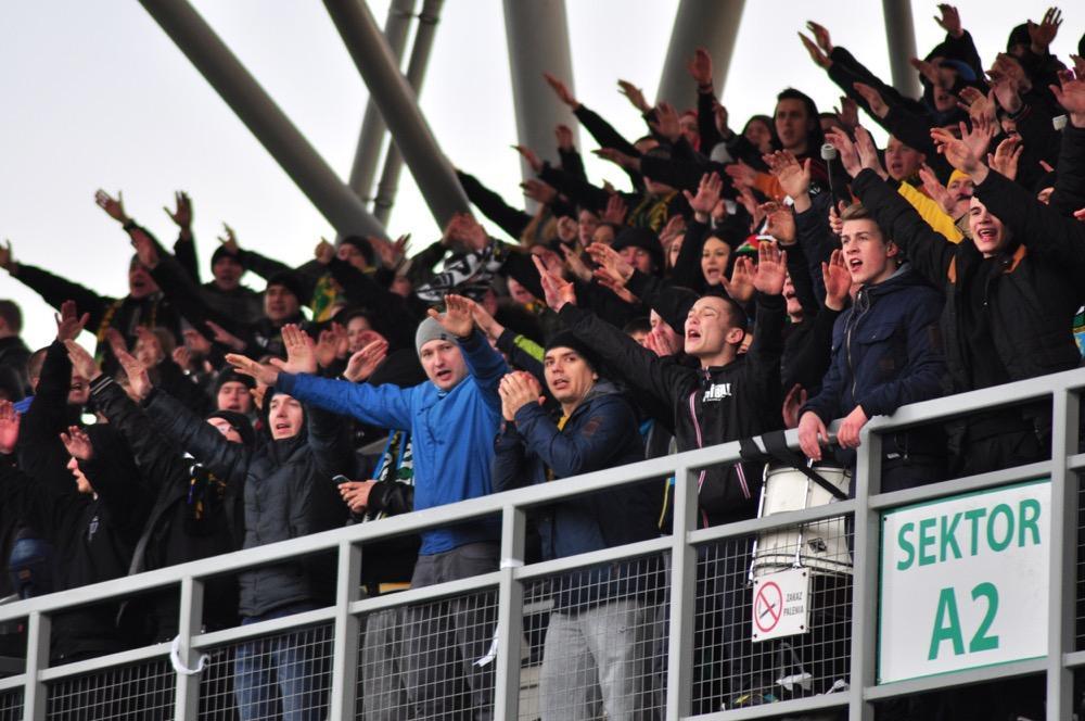Kibice Siarki Tarnobrzeg zebrali ponad 50 tysięcy złotych, które zostaną przeznaczone na pomoc klubowi.