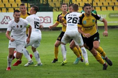 Stalówka (białe stroje) przywiozła punkt z Chorzowa (fot. Radosław Kuśmierz)