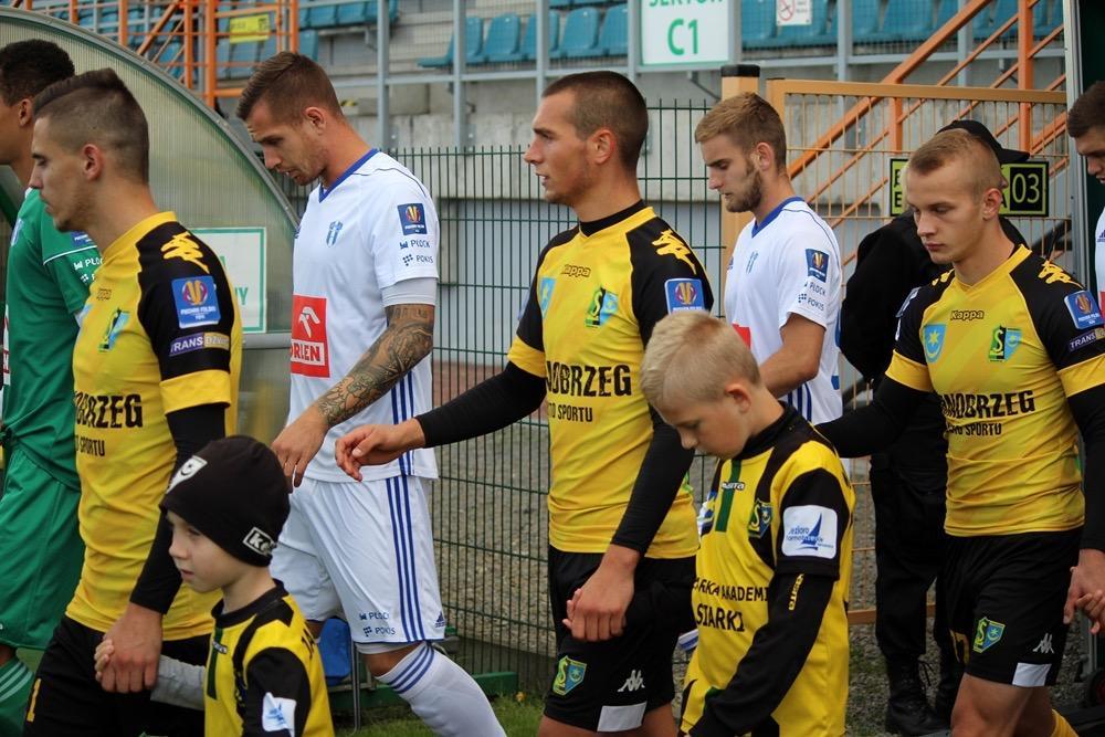 Kacper Maik (w środku, jeszcze w barwach Siarki Tarnobrzeg) trenuje z drugoligowcem (fot. Radosław Kuśmierz)