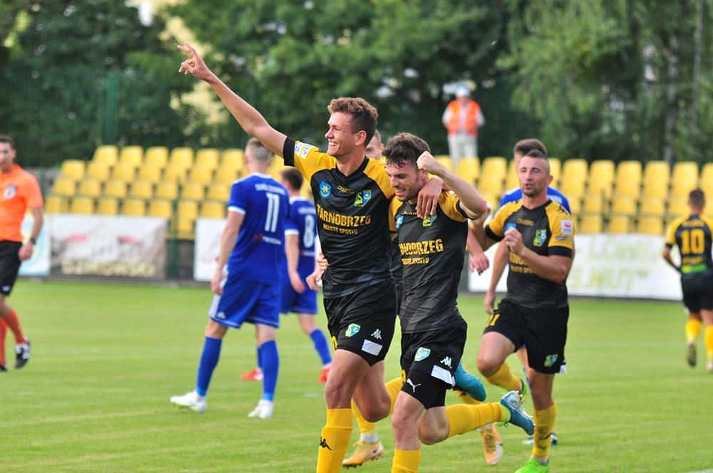 Siarka Tarnobrzeg wygrała z Sokołem Sieniawa 5-1 (fot. facebook.com/SiarkaTarnobrzeg1957)