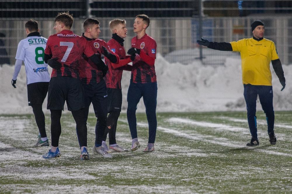 Aura nie rozpieszcza ligowców. Czy dojdą do skutku wszystkie mecze? (fot. Radek Kuśmierz)