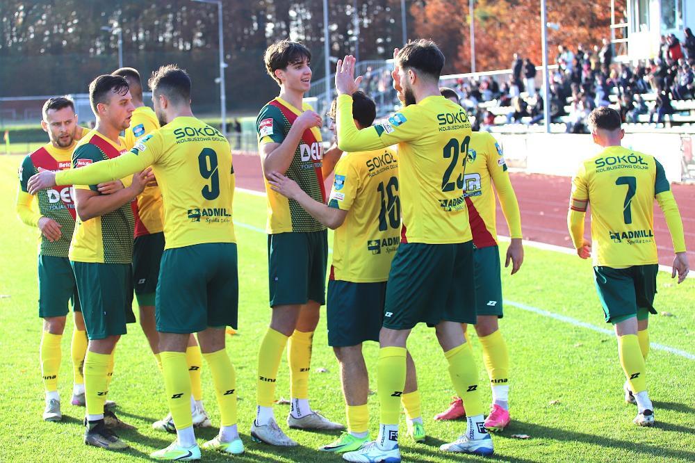 Sokół Kolbuszowa Dolna zdobył cenny punkt w Skawinie (fot. facebook.com/SokolKD)