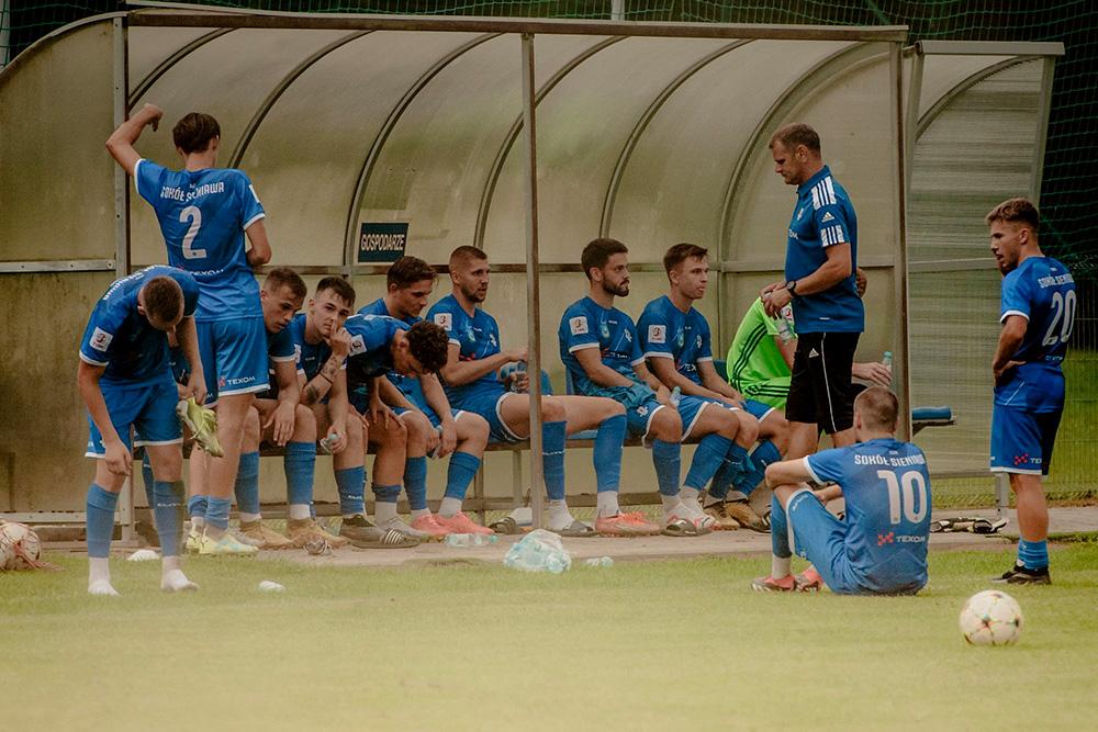 Sokół Sieniawa rozpoczyna zmagania w 3 lidze gr. IV w sezonie 2023/2024. Zobaczcie kadrę meczową podkarpackiej drużyny (fot. facebook.com / Sokół Sieniawa)