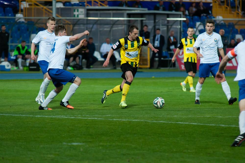 Wyniki na żywo z meczów 2 ligi. Dziś m.in. relacja live z Derbów Podkarpacia pomiędzy Stalą Mielec a Siarką Tarnobrzeg.