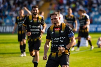 Podopieczni Damiana Skiby będą faworytami 44. Derbów Podkarpacia. Fot. FKS Stal Mielec.