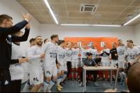 Piłkarze Stali świętują na konferencji prasowej. Awansowali do 1 ligi [WIDEO]