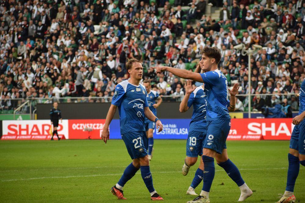 Stal Mielec wygrała z Puszczą Niepołomice dzięki bramkom w końcówce (fot. Kamila Bik)