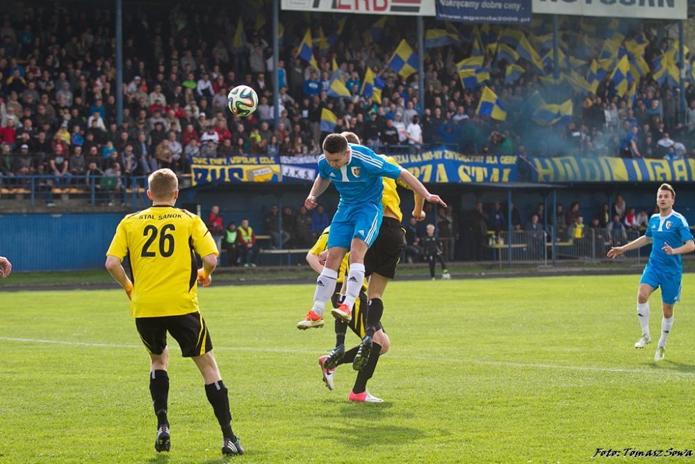 W IV lidze hitowo zapowiadają się derby Karpaty Krosno - Ekoball Stal Sanok (fot. archiwum)
