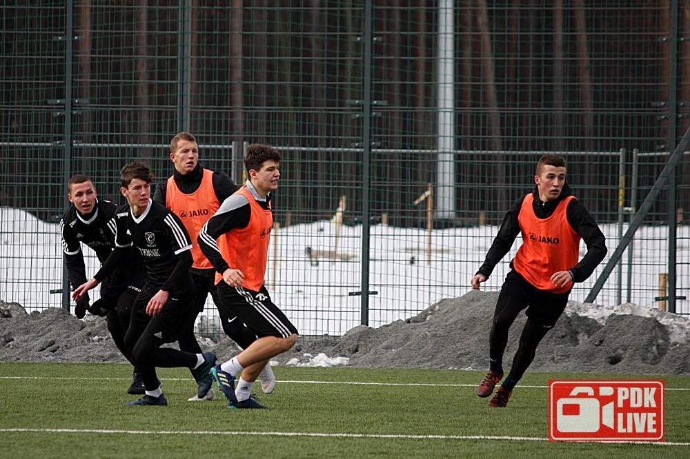 W Stali Stalowa Wola mnóstwo kontuzji. Z tego powodu odwołano sparing z KSZO Ostrowiec Świętokrzyski. (fot. Radek Kuśmierz)