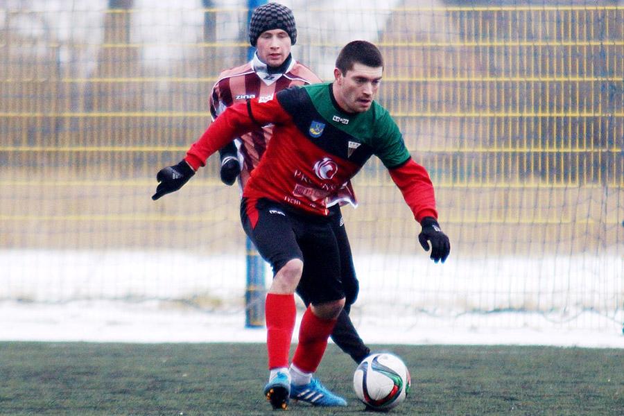 Stepan Hirskyj na zdjęciu z piłką (fot. tychy.pl)