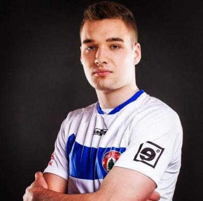 Po półrocznej przerwie od gry Dawid Szagała trafił do rzeszowskiej Korony. Foto: Puszcza Niepołomice.