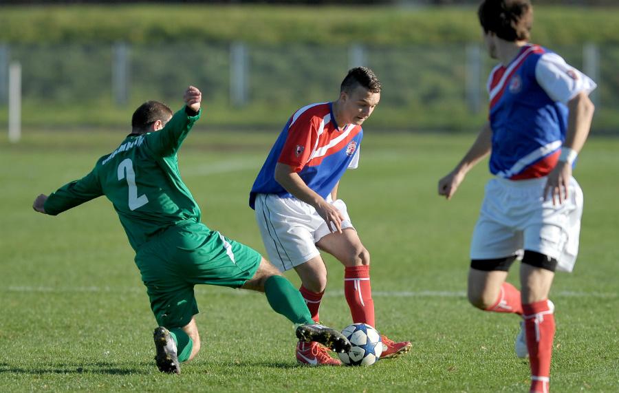 Taras Owczar (z piłką) w nadchodzącym sezonie nie zagra w barwach Polonii Przemyśl (fot. przemysl.naszemiasto.pl)