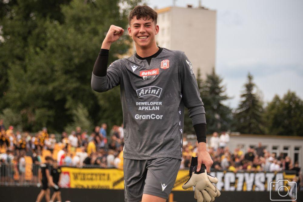 Jakub Tetyk w najlepszej jedenastce 13 kolejki Betclic 2 ligi (fot. P. Golonka/ Resovia)